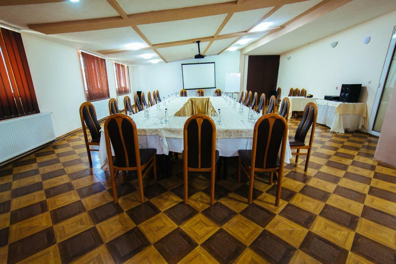 Hotel Kristal Palas Prilep Exterior photo