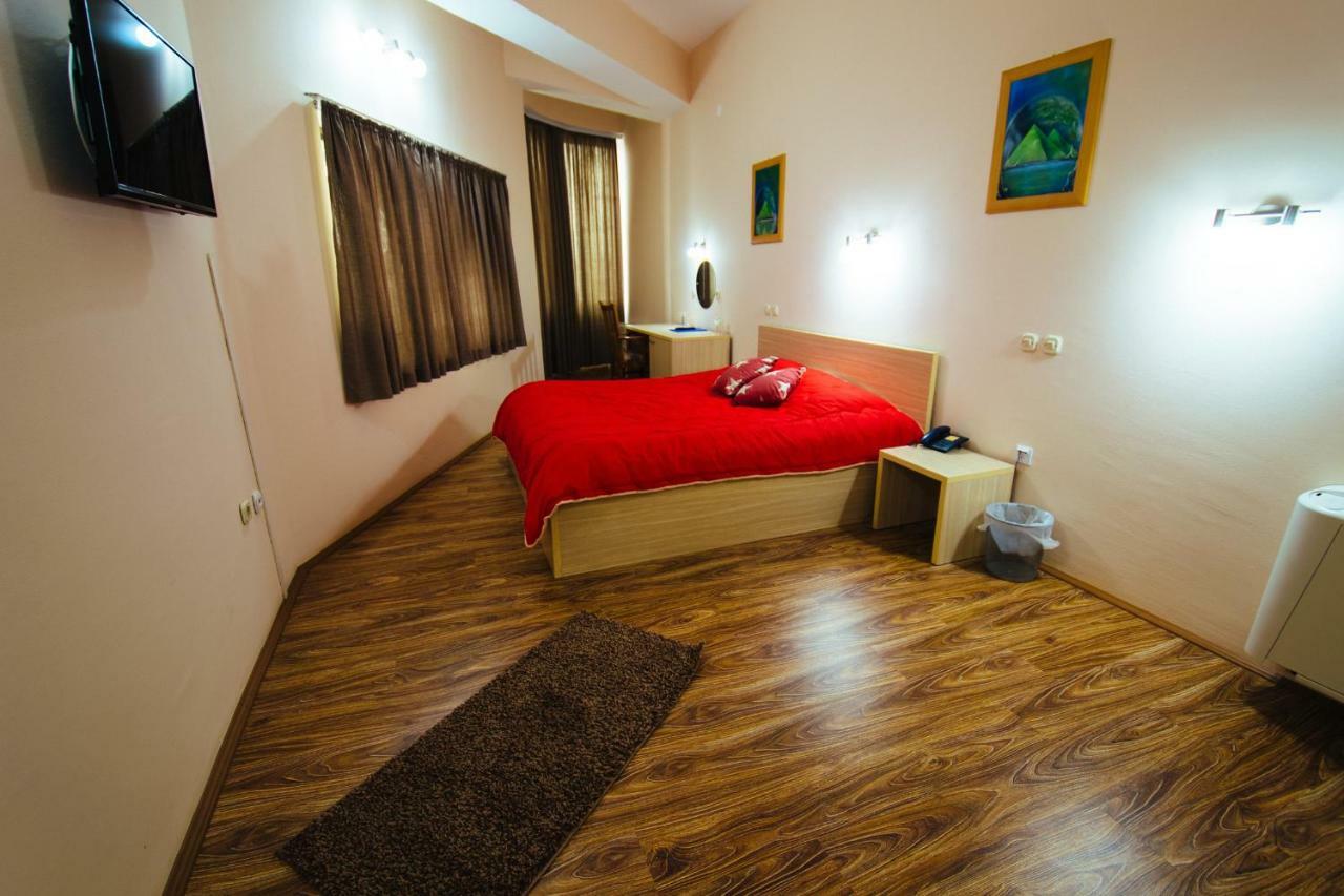 Hotel Kristal Palas Prilep Exterior photo